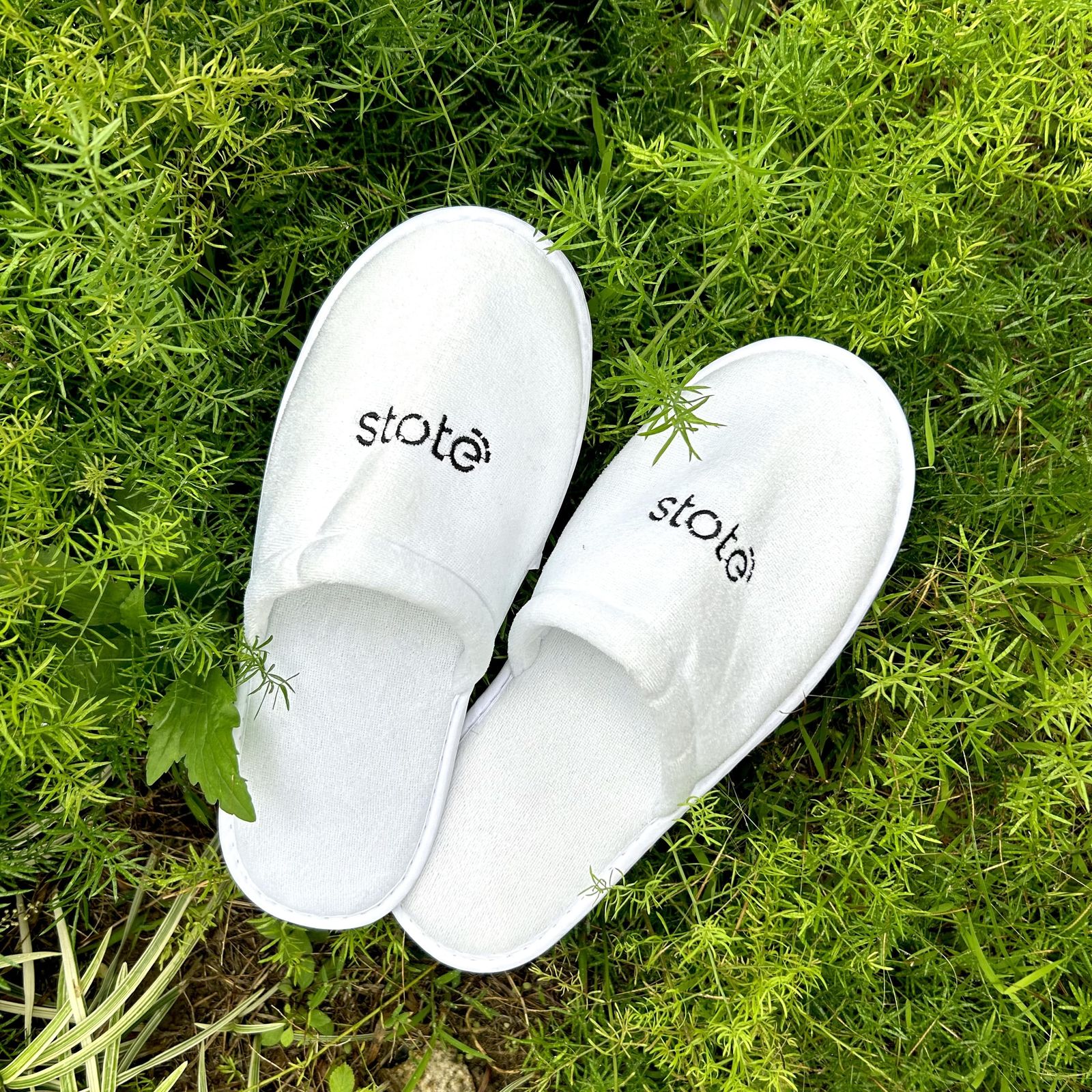 STOTE ECO-STEPINN eco hotel slippers on grass